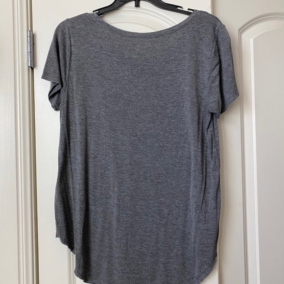 grey hollister tee - Picture 2 of 2